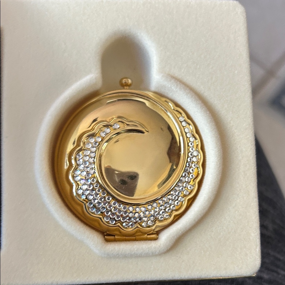 Estee Lauder Crystal Wave with Gold and Crystal Compact Lucidity - Picture 2 of 6